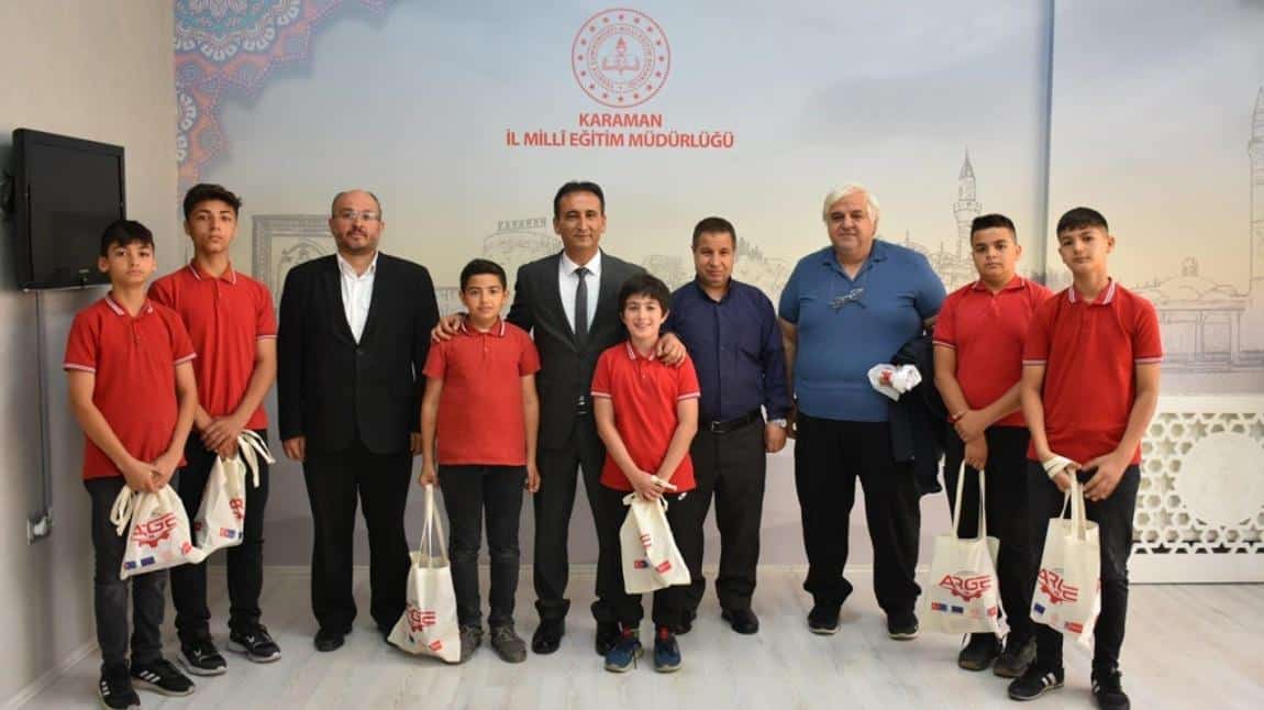 Okulumuz Öğrencileri İl Milli Eğitim Müdürü Mehmet Çalışkan'ı ziyaret etti.